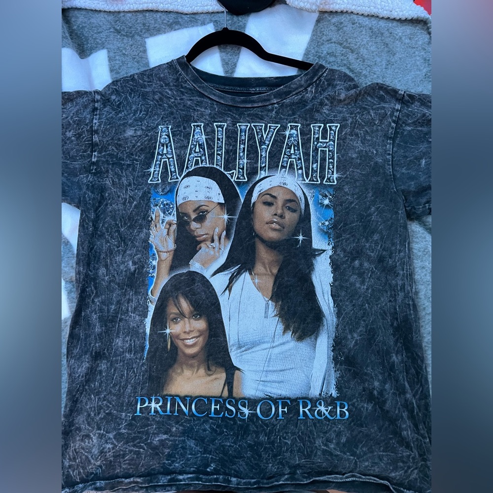 GREY tie dye aaliyah graphic tee